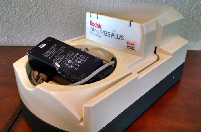 Pakon F135 Plus film scanner