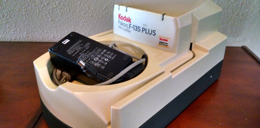 Pakon F135 Plus film scanner